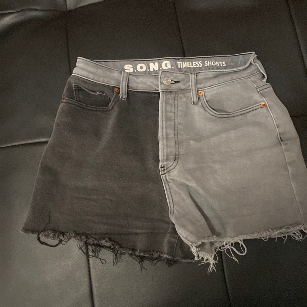 S.o.n.g black/grey shorts
